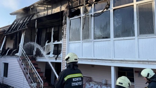 Eski eşi ile komşularını darp edip, evi yaktı
