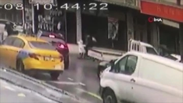 Eski eşten kaçarken 4'üncü kattan atladı! Üzerine düştüğü küçük çocuk 10 gündür yoğun bakımda