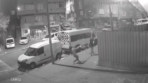 Eski sevgilisini kıskanıp, arkadaşını öldürdü!