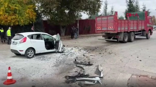 Eskişehir'de kamyona çarpan otomobilin sürücüsü öldü