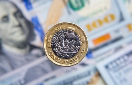 Euro 41.15, sterlin 49.35, dolar 38.20 TL’den işlem görüyor