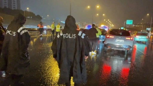 Eyüpsultan TEM Otoyolu’nda 7 aracın karıştığı zincirleme kaza: 2 yaralı