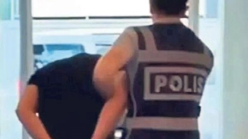 Fabrikanın patronu ölen işçisinin cenazesini yol kenarına attı!