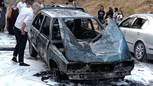 Gaziantep'te seyir halindeyken alev alan otomobil yandı