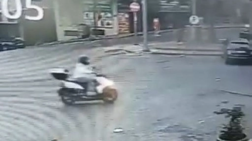 Gaziosmanpaşa'da AVM'ye rastgele ateş açıp kaçtı