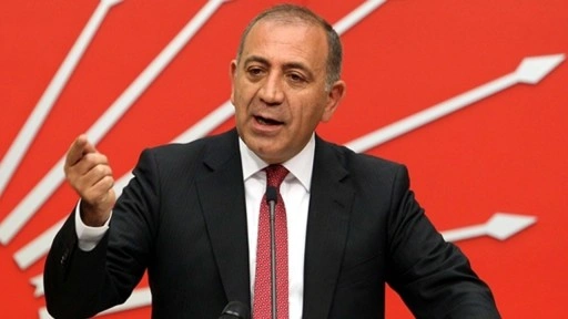 Gürsel Tekin ve Barış Yarkadaş ile birlikte 6 üye CHP'den ihraç edildi