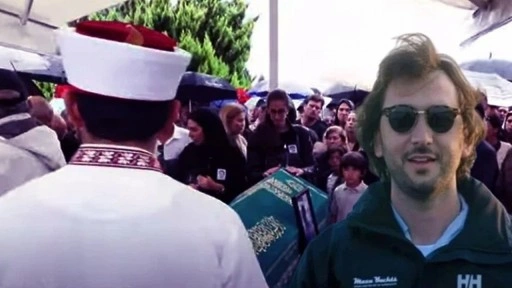 Halit Yukay son yolculuğuna uğurlandı! Kıvanç Tatlıtuğ gözyaşlarını tutamadı