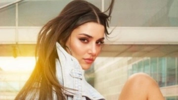 Hande Erçel, cesur tarzıyla sosyal medyayı salladı! Paris Moda Haftası'nda manken gibi salındı