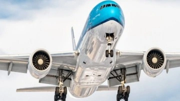 Hollanda’da bir kişi, uçağın çalışan jet motoruna çarparak hayatını kaybetti