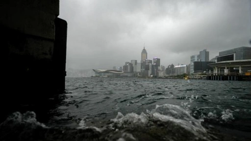 Hong Kong’da tayfun felaketi yaşanıyor