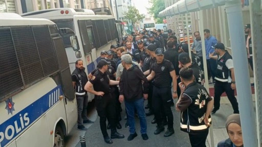 İBB'ye yönelik soruşturma kapsamında gözaltına alınanlar adliyeye sevk edildi