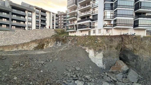 İnşaat alanında toprak kayması: 70 kişi evlerinden tahliye edildi
