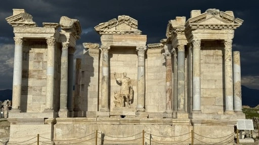 İş Bankası’ndan Laodikeia ve Tripolis kazılarına destek