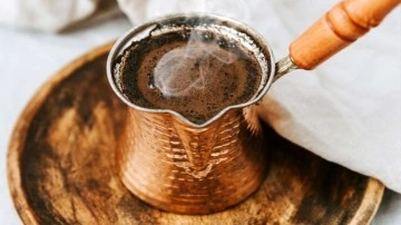 İş yerinde aşırı çay ve kahve tüketmek çarpıntı sebebi