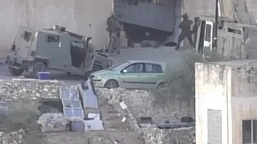 İsrail güçleri, ellerini havaya kaldırarak teslim olan 2 Filistinliyi öldürdü