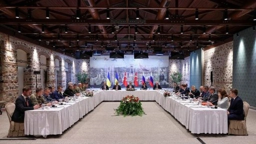 İstanbul'da kritik görüşme: Rusya-Ukrayna heyetleri bir araya geldi