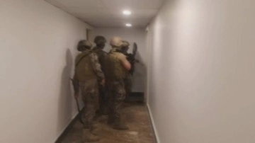 İstanbul’da 'KUYU-26' Operasyonu’nda 8 şüpheli yakalandı