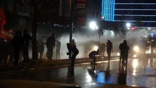 İzmir'de 'İmamoğlu' eylemlerinde 10 tutuklama