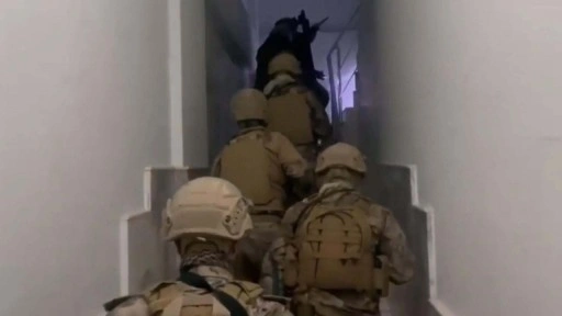 İzmir merkezli FETÖ operasyonu: 18 gözaltı