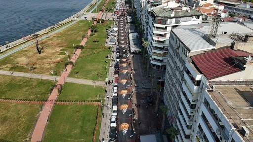 İzmirliler Ata’ya Saygı Yürüyüşü’nde buluştu