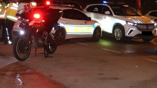 Kamyonetle çarpışan motosikletin sürücüsü hayatını kaybetti