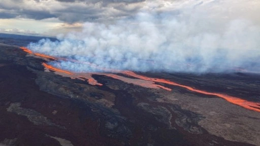 Kilauea Yanardağı yeniden lav püskürtüyor