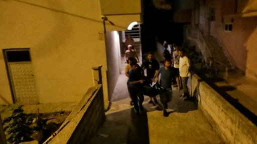 Kız kardeşini 14 bıçak darbesiyle öldürüp başını kesmeye çalıştı!