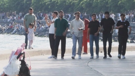 Kurban Bayramı'nı İstanbul'da geçirenler sahillere akın etti