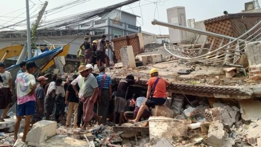 Myanmar'daki depremlerde can kaybı 1700'e yükseldi