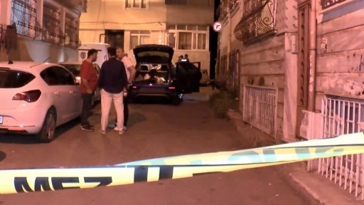 Otomobilin içinde, yanındaki kişinin silahlı saldırısına uğrayan sürücü öldü
