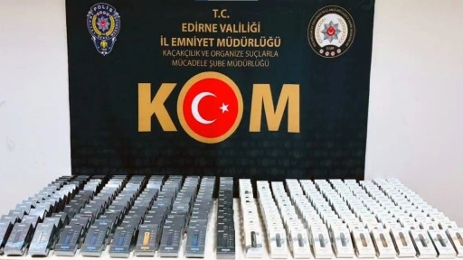 Otomobilinde 500 adet elektronik sigara ele geçirilen sürücü gözaltında