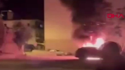 Otoparkta araç yangını; peş peşe patlamalar yaşandı!