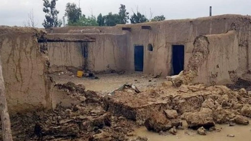 Pakistan'da fırtına: 25 ölü