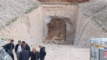 Patates deposu için kazı yapan işçiler göçük altında kaldı: 2 ölü, 4 yaralı