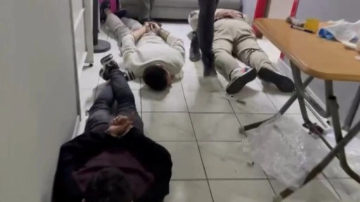 Petshopa uyuşturucu operasyonu: 4 gözaltı