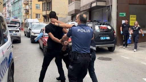Polislerden birini köpeğine ısırtan, diğerini de kendisi ısıran şüpheli tutuklandı