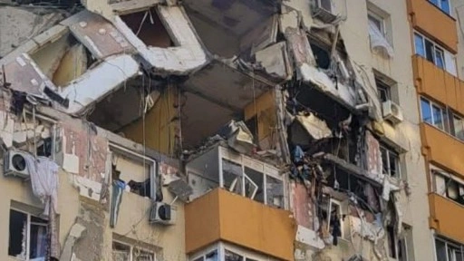 Romanya’da bir apartmanda feci patlama