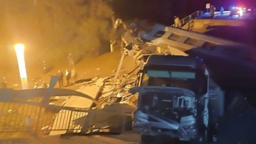 Rusya’da köprü çöktü, tren raydan çıktı! 7 kişi hayatını kaybetti