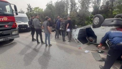 Sakarya'da otomobil ters döndü; 1 yaralı
