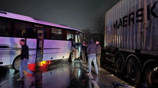 Sakarya'da zincirleme kaza: 12 yaralı