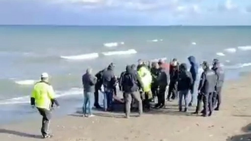 Samsun&rsquo;da denize d&uuml;ş&uuml;p kaybolan kişinin cansız bedenine ulaşıldı