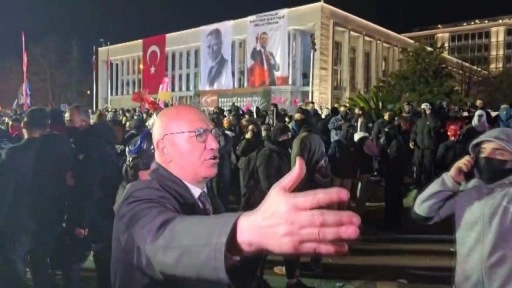 Saraçhane'de izinsiz gösteriye polisten müdahale