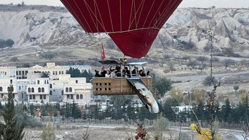 Sıcak hava balonları, Atatürk posterleri ile havalandı