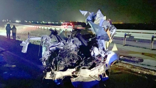 Tekirdağ'da bariyere çarpan otomobilin sürücüsü öldü