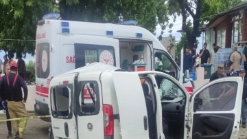 TIR'ın savrulan dorsesine, karşı yönden gelen hafif ticari araç çarptı