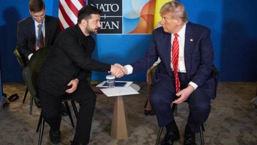 Ukrayna Devlet Başkanı Zelenskiy ile ABD Başkanı Trump, Lahey’de görüştü