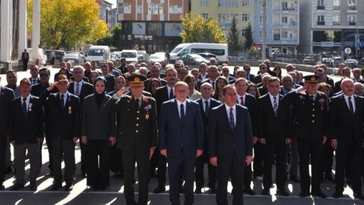 Ulu Önder Atatürk'ün Kars'a gelişinin 101'inci yıl dönümü kutlandı