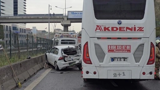 Üsküdar D-100 karayolunda 3 aracın karıştığı kazada 3 kişi yaralandı