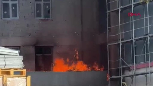 Yapımı süren yurtta çıkan yangın söndürüldü