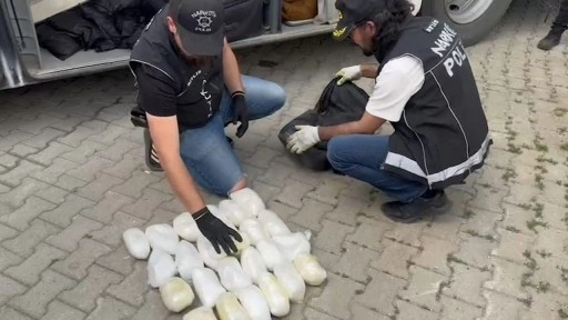 Yolcu valizinden 13 kilo metamfetamin çıktı